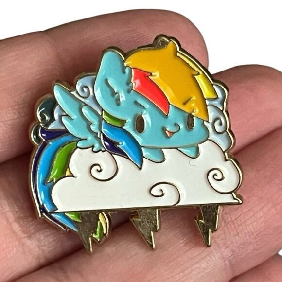 My Little Pony Rainbow Dash Enamel Pin - Picture 2 of 8